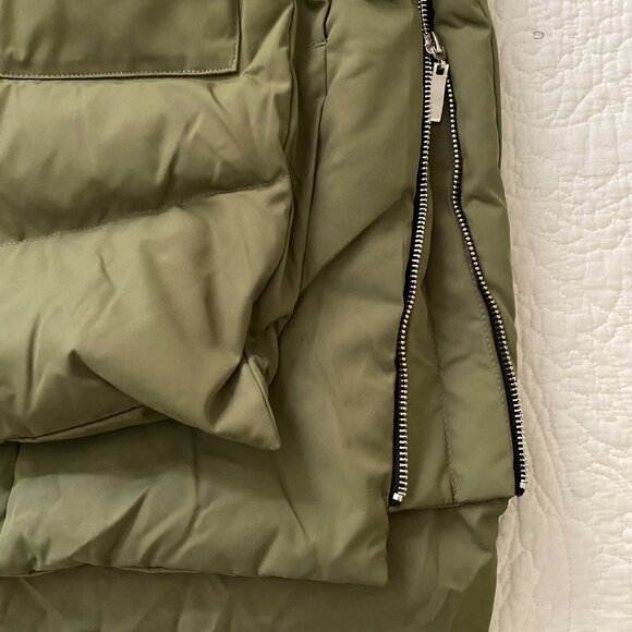 Orolay Women's Thickened Down Jacket - Picture 7 of 9
